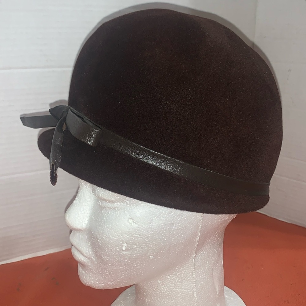 Brown Peachbloom Velour hat w/ leather bow on front